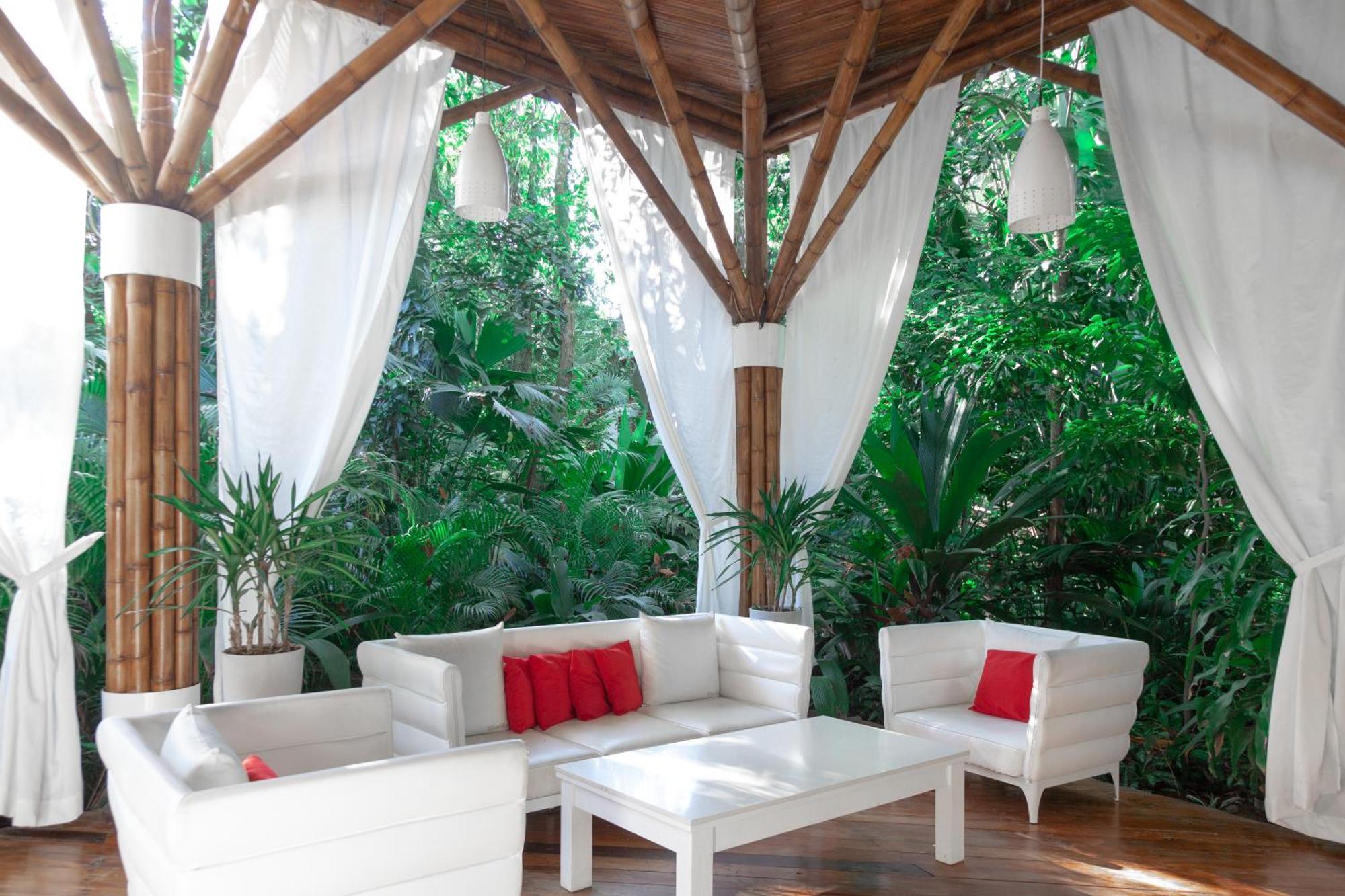 Le Cameleon Boutique Hotel Puerto Viejo de Talamanca Exterior photo