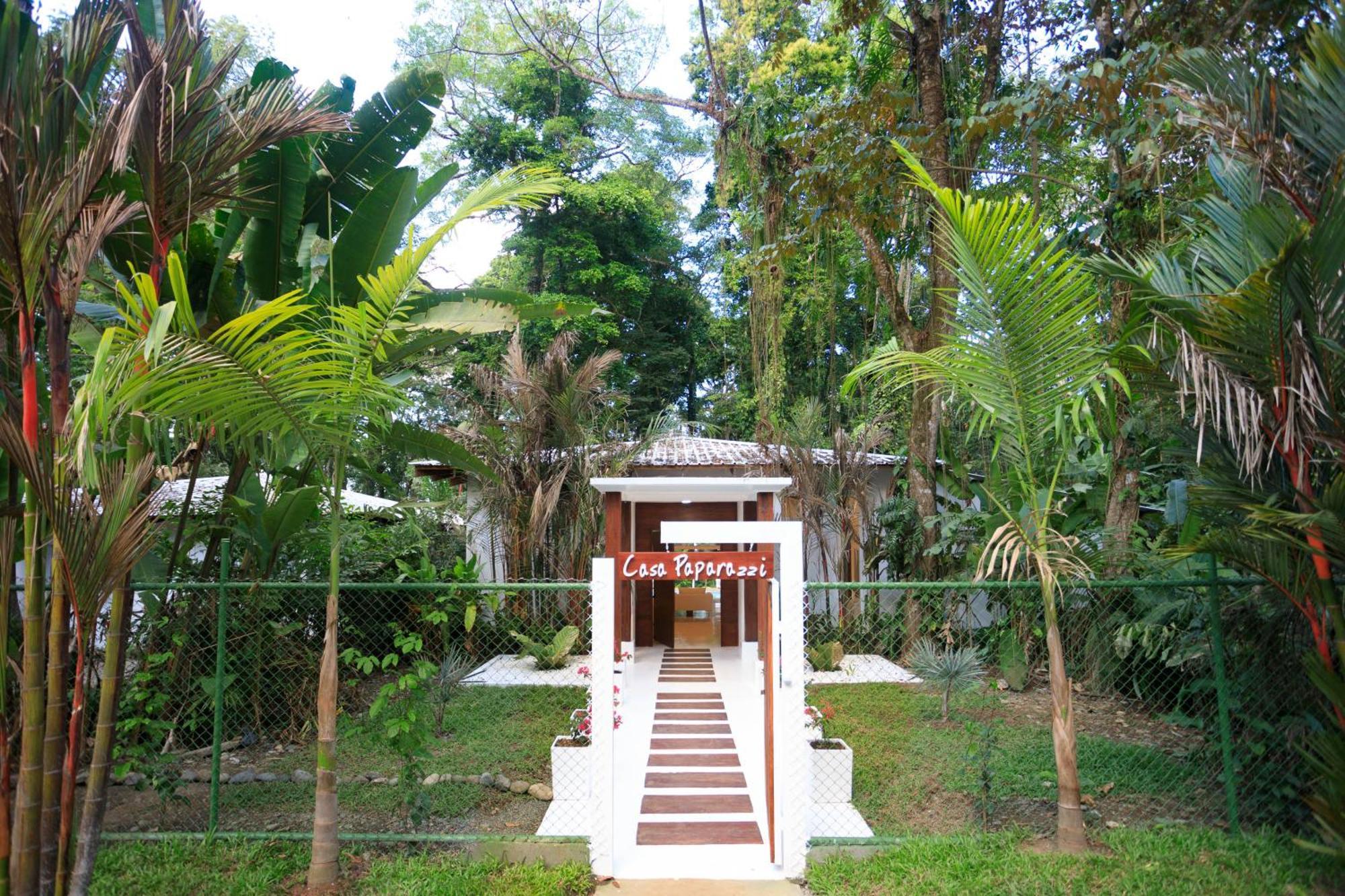 Le Cameleon Boutique Hotel Puerto Viejo de Talamanca Exterior photo