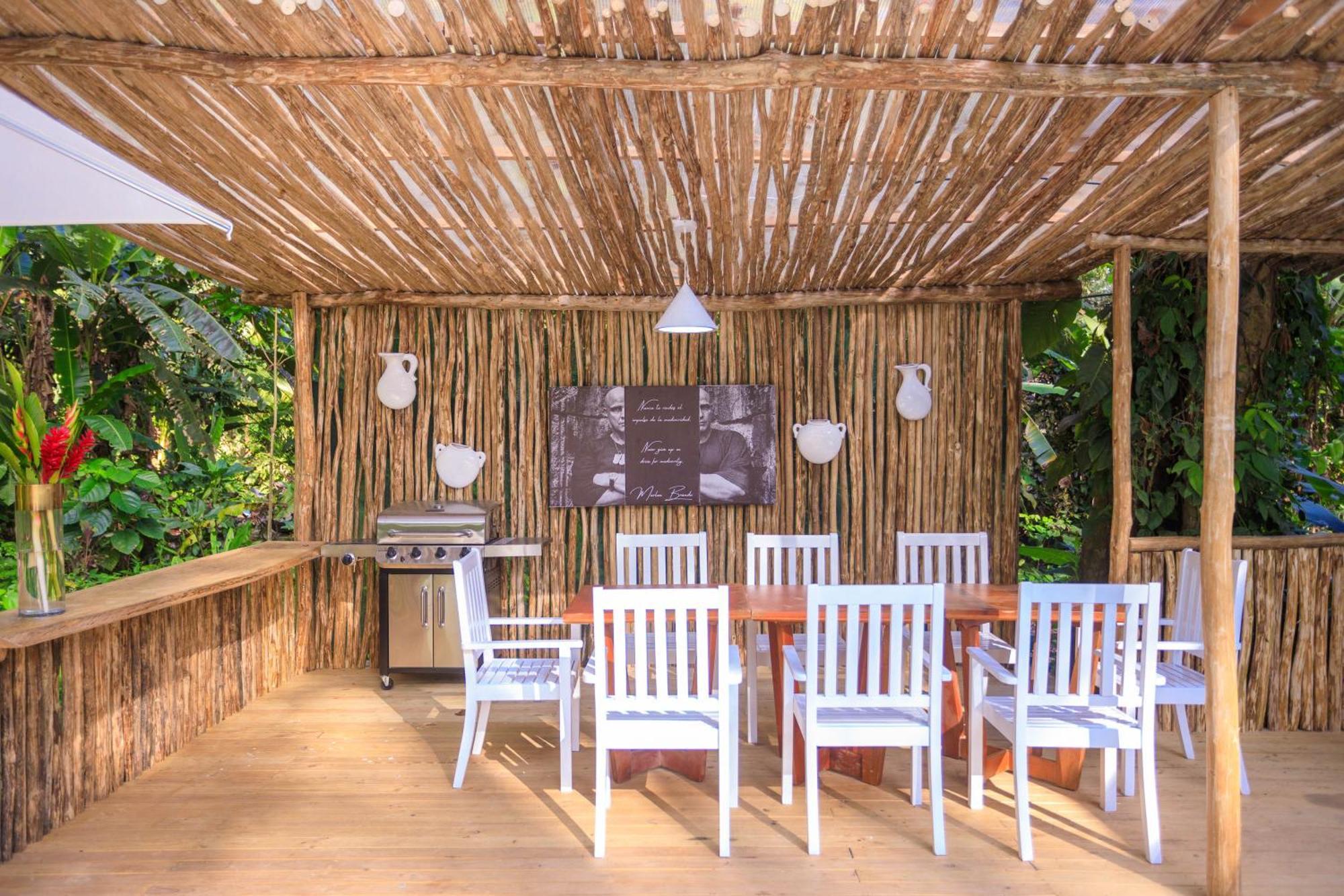 Le Cameleon Boutique Hotel Puerto Viejo de Talamanca Exterior photo