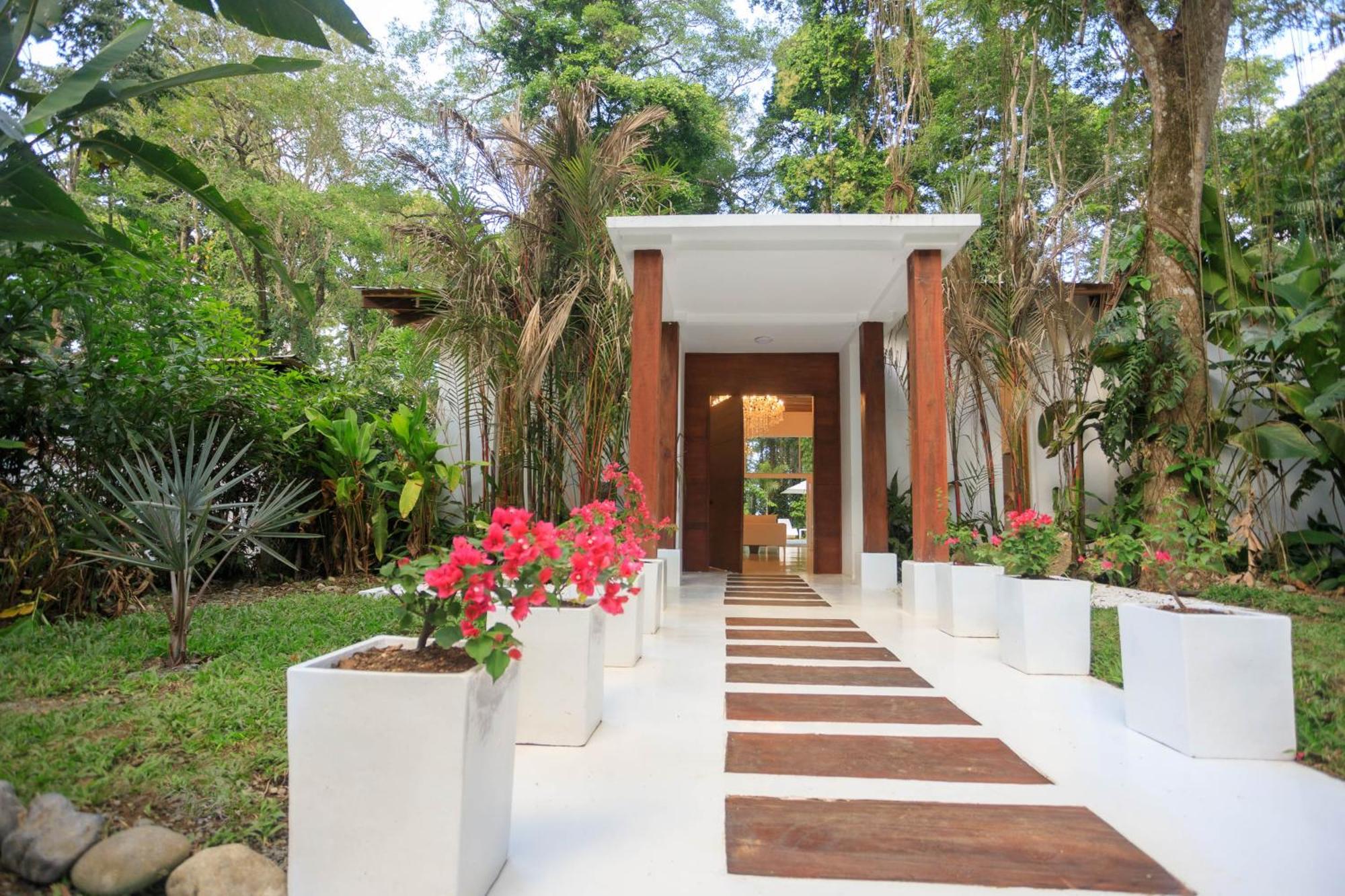 Le Cameleon Boutique Hotel Puerto Viejo de Talamanca Exterior photo